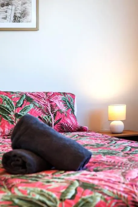 Stylish Townhouse With Hot Tub Διαμέρισμα Κράισττσερτς