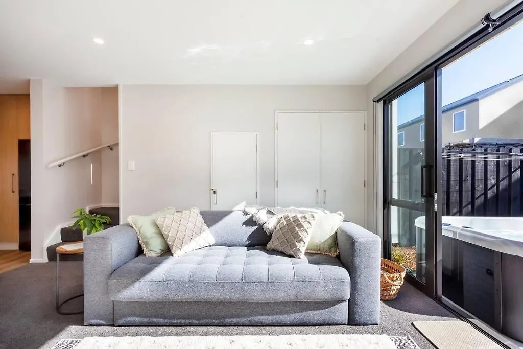 Stylish Townhouse With Hot Tub Apartment Christchurch 0*,  New Zealand